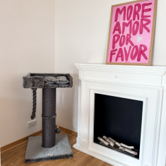 Škrabadlo Mia XXL, šedá, 57x57x100 cm