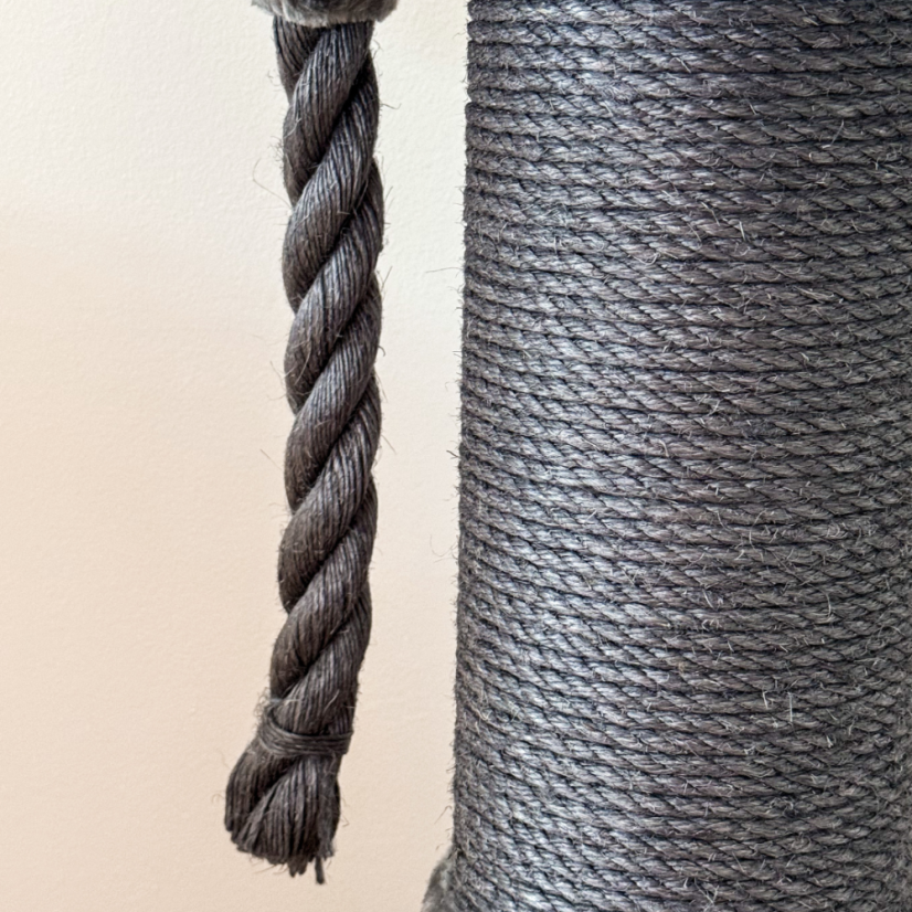 Škrabadlo Mia XXL, šedá, 57x57x100 cm