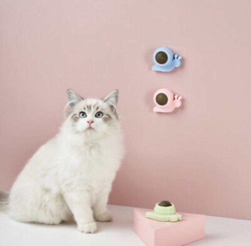 Míč na stěnu Catnip Ball - hračka s šantou kočičí pro kočky, růžová