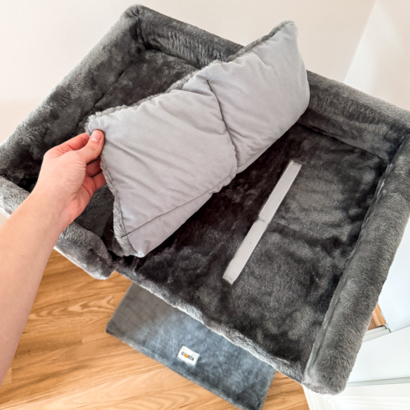 Škrabadlo Mia XXL, šedá, 57x57x100 cm