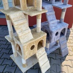 AKCE Škrabadlo Micki 170 cm, krémové – 5 pater, 2 domečky, 3 rozhledny